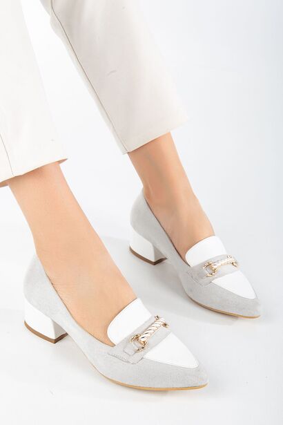 Augusta Beyaz Süet - Cilt Toka Detaylı Kadın Alçak Topuklu Ayakkabı  Beyaz